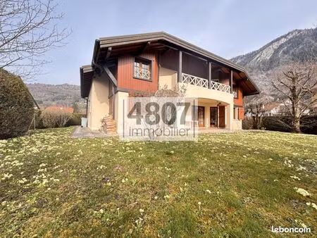 villa 4 pièces 156 m²