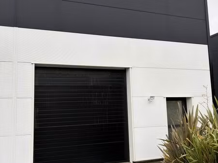 local 75 m2 - brech / auray