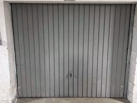 location garage box et parking à bagnoles-de-l'orne (61140) : à louer / 13m² bagnoles-de-l