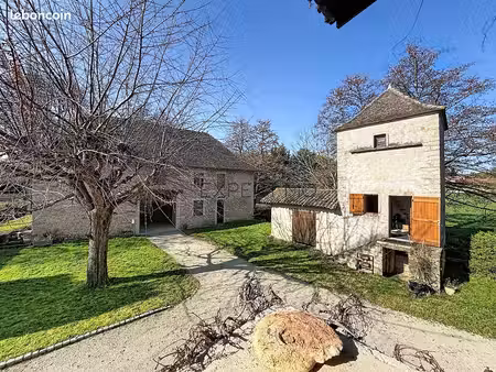 maison 8 pièces 145 m²
