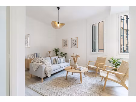 nice port: appartement 2p 40m2 refait à neuf