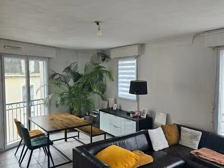location appartement 2 pièces à la roche-sur-yon centre ville (85000) : à louer 2 pièces /