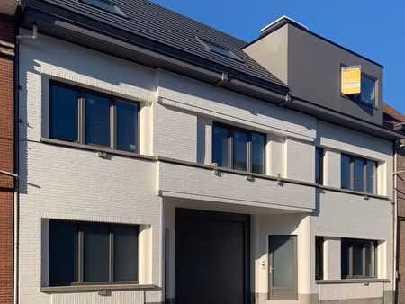 à louer - appartement moderne 2 chambres à coucher proche d