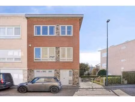 maison bel-étage à rénover avec jardin à woluwe-saint-etienn