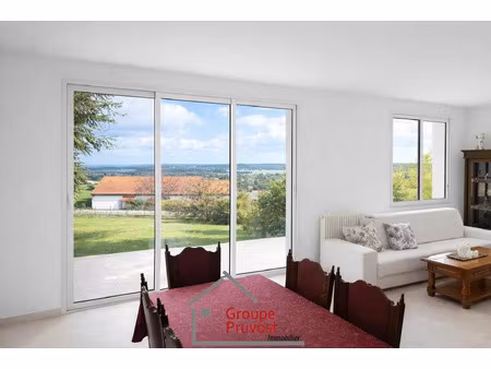 vente maison 6 pièces 131 m² vaugneray (69670)