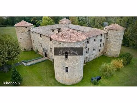 hôtel de luxe dans un château du xvi ème siècle