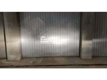box 12m2 proche hyper centre - carnot