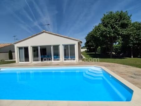 charente, à vars, maison de plain pied de 137 m², 4 chambres, véranda, piscine, garage et 