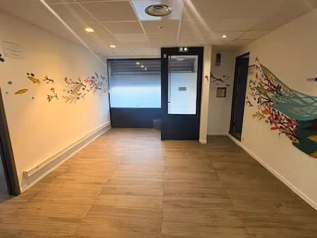 location locaux professionnels 7 pièces 180 m² à marseille 14ème (13014), 1 800 €