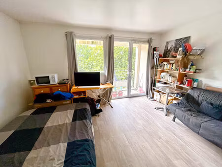rennes mail mitterrand -studio meublé de 20m²