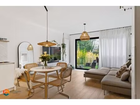 gelijkvloers app. met 2 slpkrs en tuin te edegem