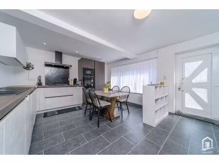 gerenoveerde woning met 3 slaapkamers, garage en tuin in kerksken