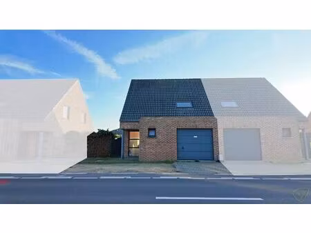 moderne en gezellige gezinswoning gelegen te adegem!