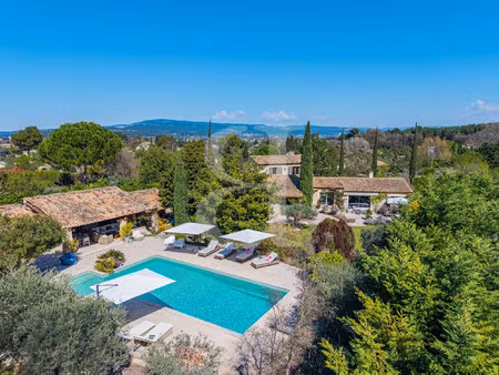 villa d'exception avec gîte, piscine et vue panoramique à ma