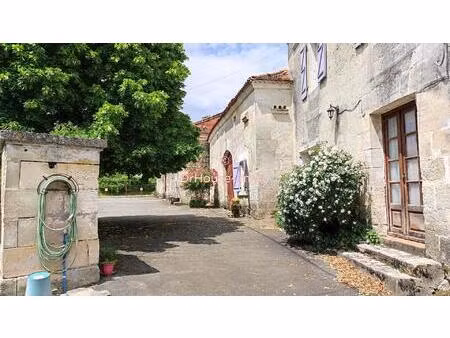 ensemble immobilier de charme à rénover