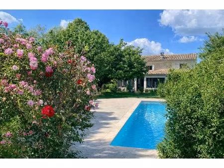 mas en pierre avec piscine et près de 1,4 ha de terrain calme absolu, proche...
