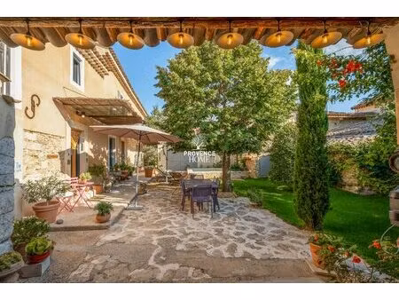 a vendre mas de village du 18e siecle restaure, avec jardin, piscine et dependances oppede