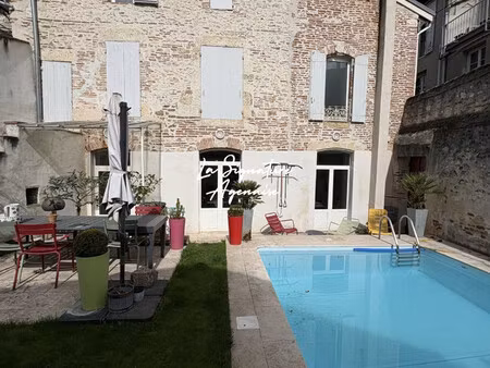 maison de ville 215 m² avec piscine et garage
