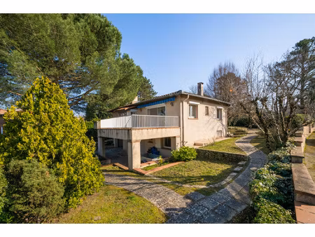 belle villa dans un environnement d'exception