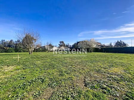 à vendre - cugnaux - terrain à bâtir de 778 m² entièrement viabilisé et libre de toute con