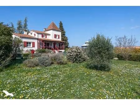 vente maison 8 pièces 181 m² cahors (46000)