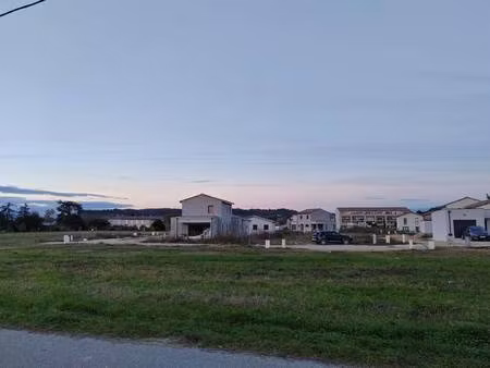 terrain constructible viabilisé à vendre