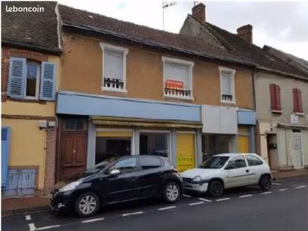 immeuble de rapport, commerce et appartement 145m²