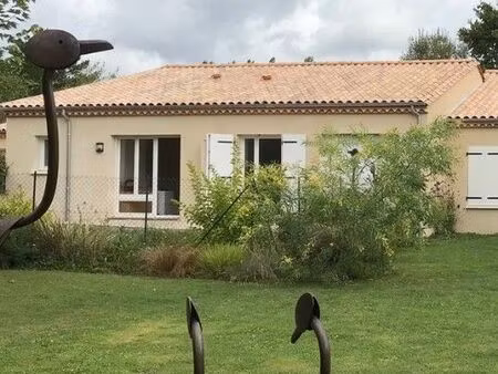 village senior - maison a louer