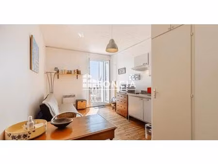 les sables d'olonne - centre et plage - charmant studio avec terrasse et vue mer dans rési