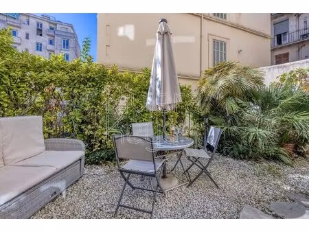 nice centre : charmant appartement avec jardin privatif au cœur de la ville