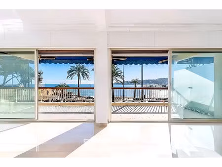 grand t3 de 94,60m² face mer en étage avec terrasses et box