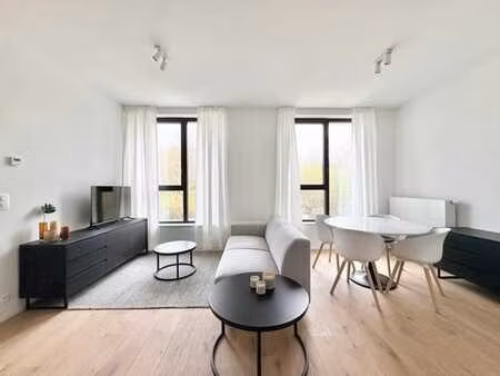 à proximité du shopping de woluwe et des grands axes