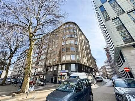 appartement 1 ch avec terrasse au centre-ville de charleroi