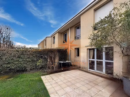 maison familiale, proche rer a, écoles et commerces