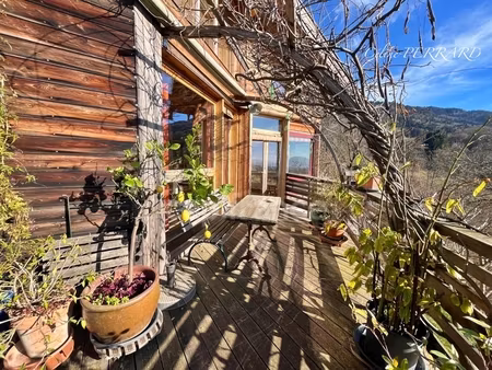 maison bioclimatique en bois, nature, verger, vue lacs et montagnes, proche frontière. 5 p