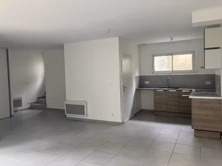 location maison 4 pièces 78 m² à mornant (69440)