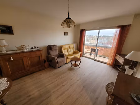 t2 meublé avec balcon haute ville d'auch