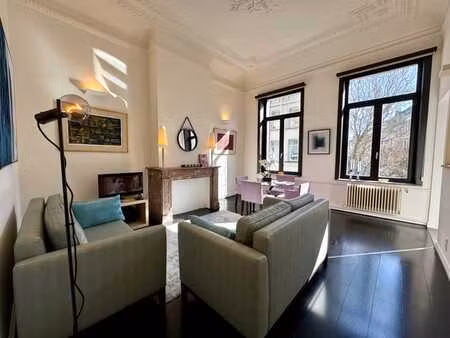 lumineux 2 chambres de caractere meublé dans quartier prisé