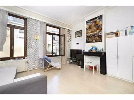 schuman - studio lumineux