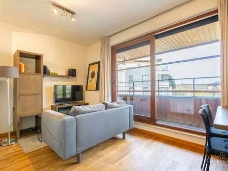 appartement à louer à auderghem € 1.000 (lmewy) - skyline renting | zimmo