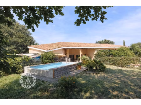 propriété de 360 m2 habitables avec piscine 3 logements in