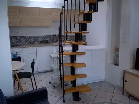 charmante maison meublée en triplex – centre de la madeleine