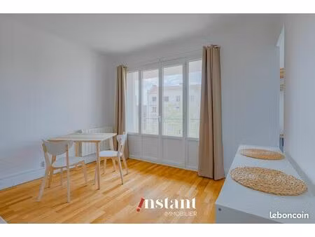 studio 1 pièce 28 m²