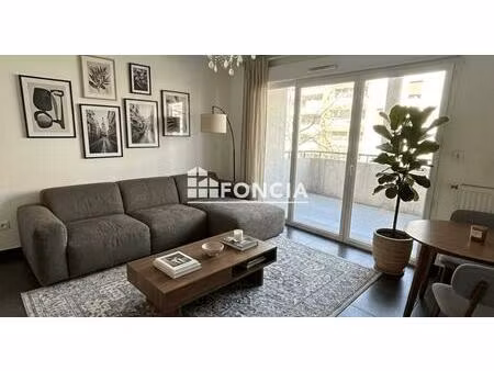 sainte marthe residence recente avec terrasse et parking