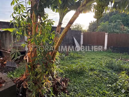 maison à rénover à l'entrée du centre ville de la saline.