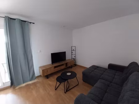 t2 meublé proche centre ville de saint gilles les bains