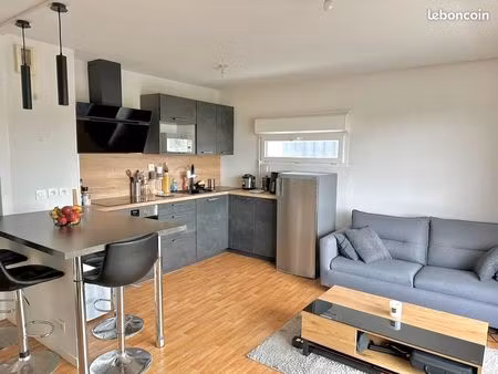 vannes : t2 performant (dpe c) avec balcon & parking – confort