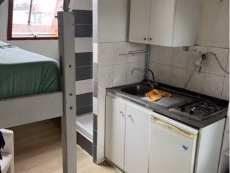 studette rue de douai paris