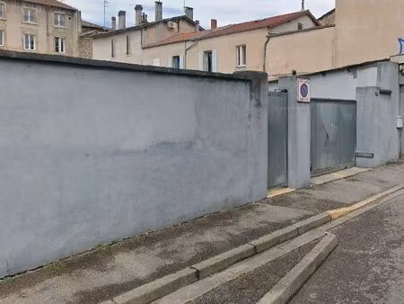 places de parking à louer