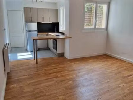 t3 rénové - palais gallien